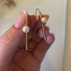 Gold/pearl earrings